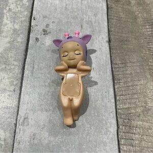 Sonny Angel Hippers Sleeping Dreaming Series Giraffe attach me mini figure